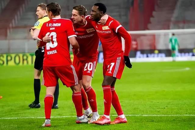 杨瀚森14+10+8青岛险胜广厦 胡金秋空砍32分